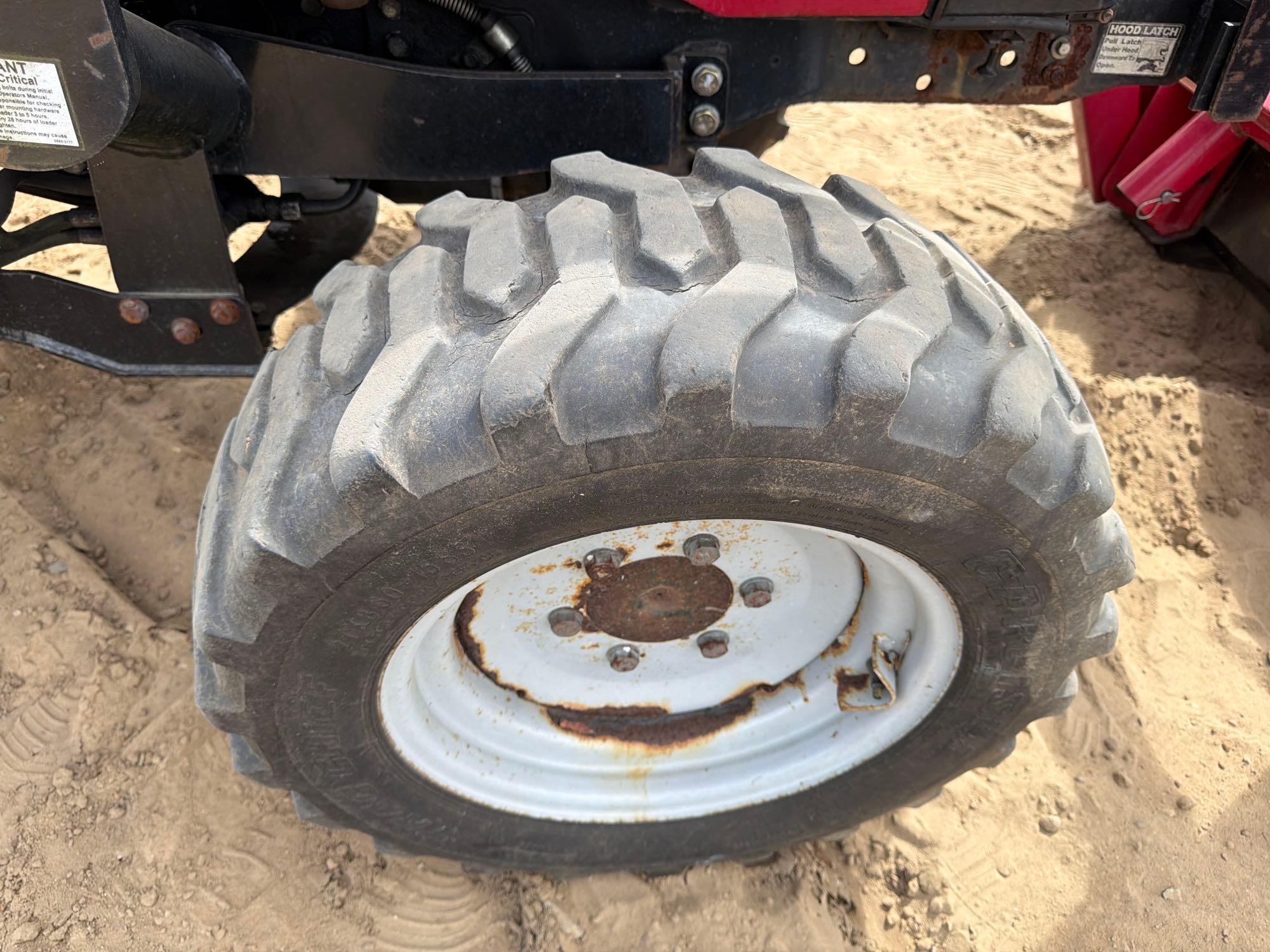 2016 Mahindra 1526