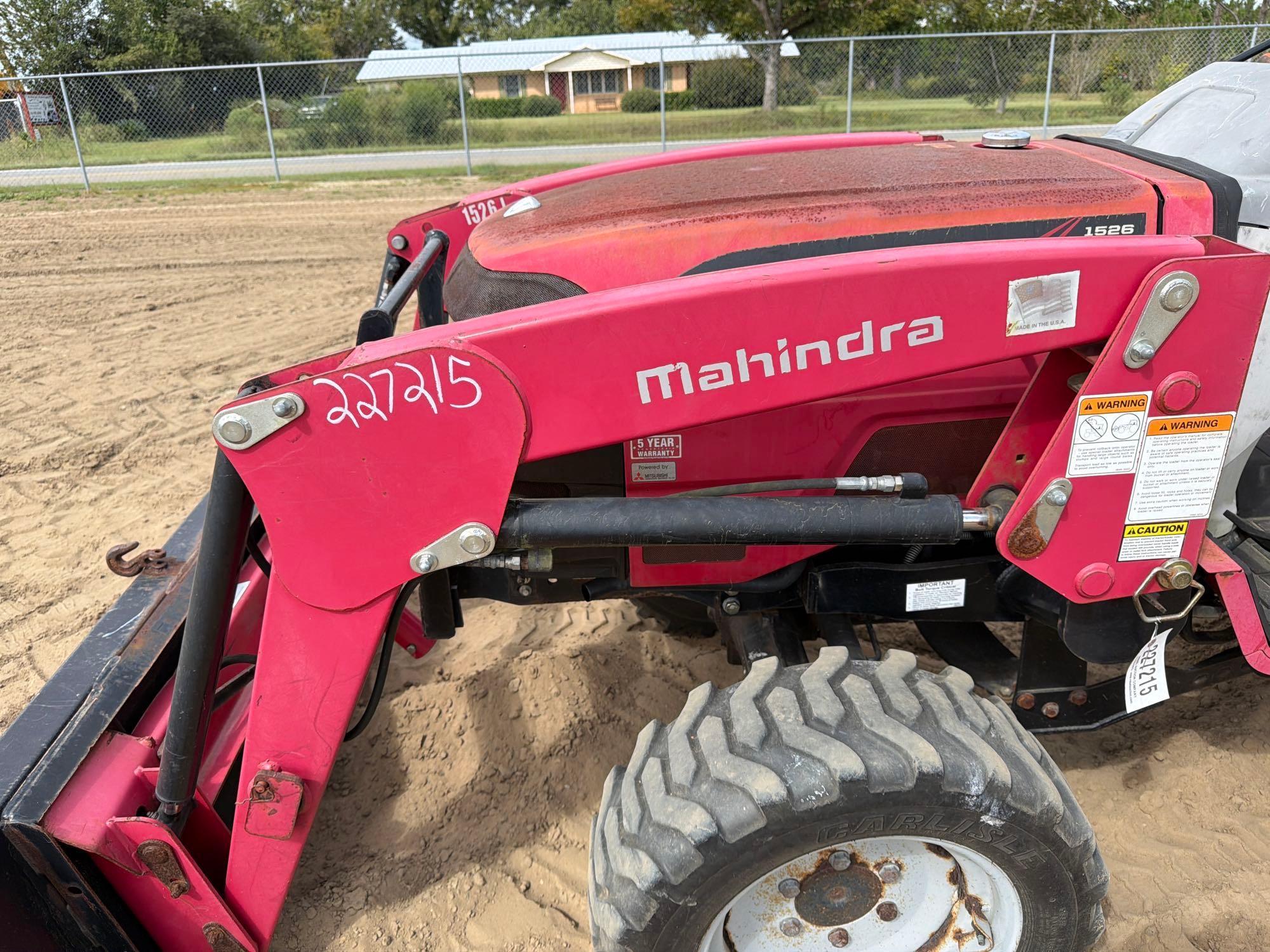 2016 Mahindra 1526