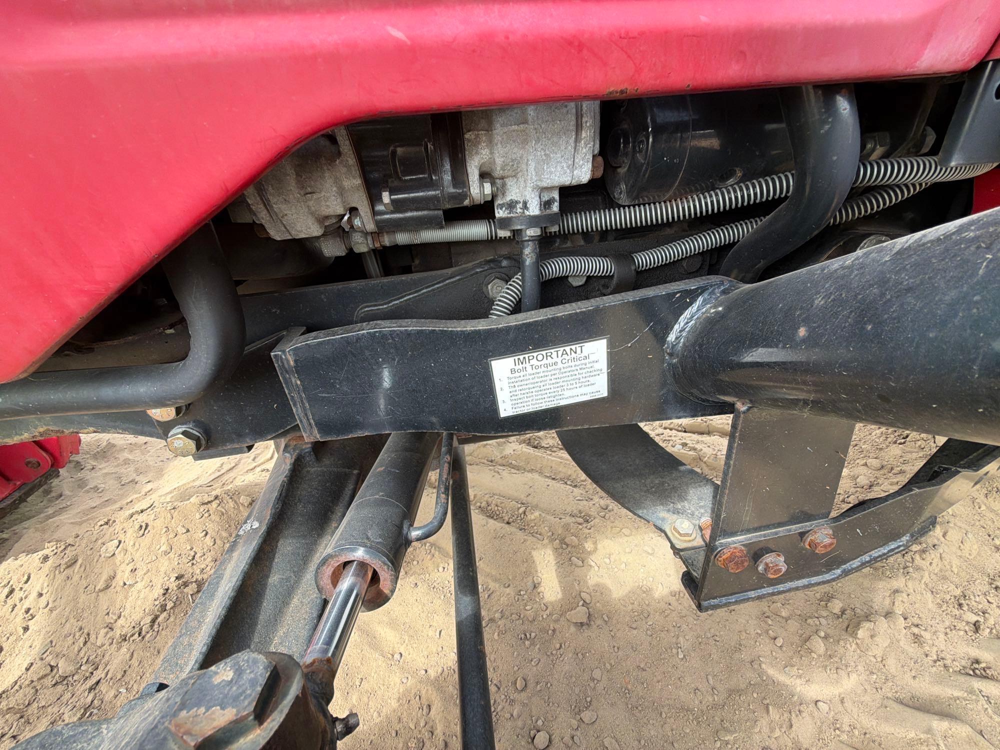 2016 Mahindra 1526