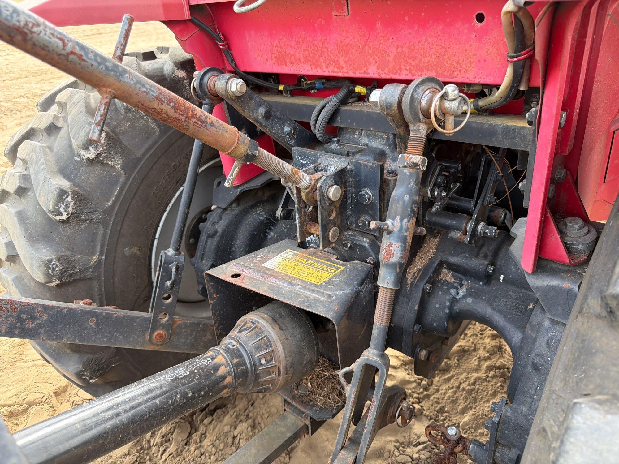 2016 Mahindra 1526