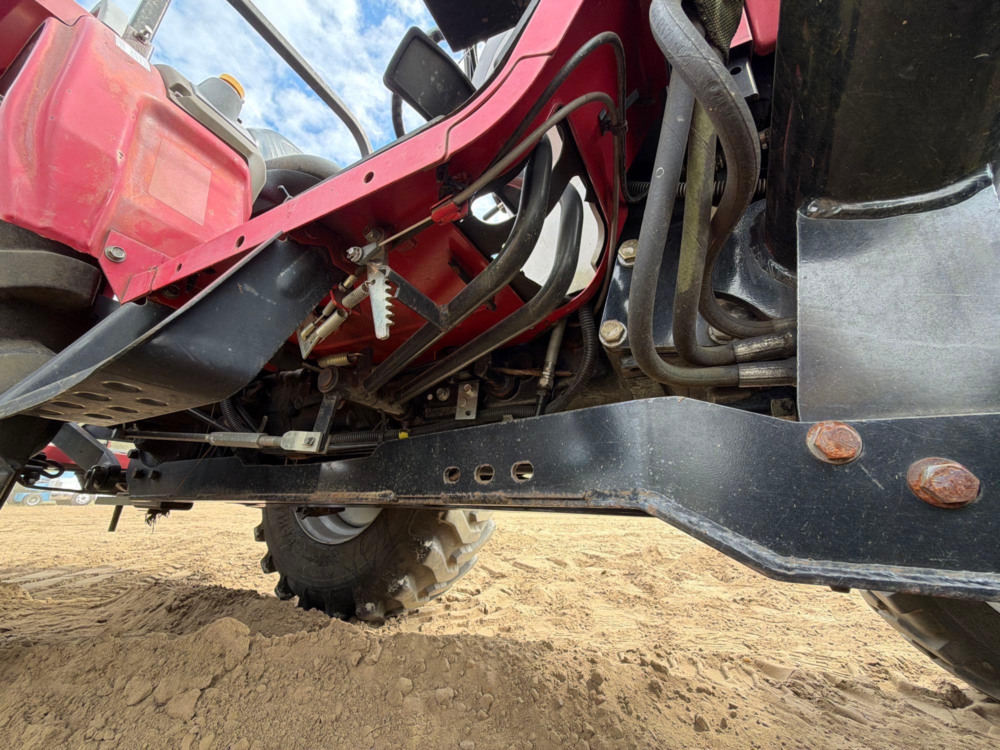 2016 Mahindra 1526