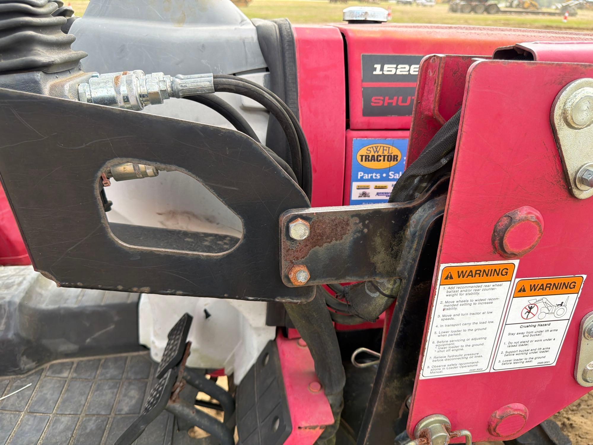 2016 Mahindra 1526