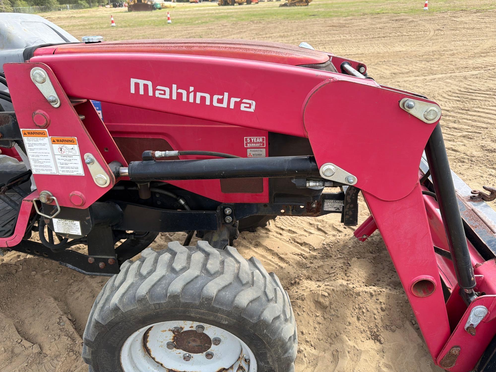 2016 Mahindra 1526