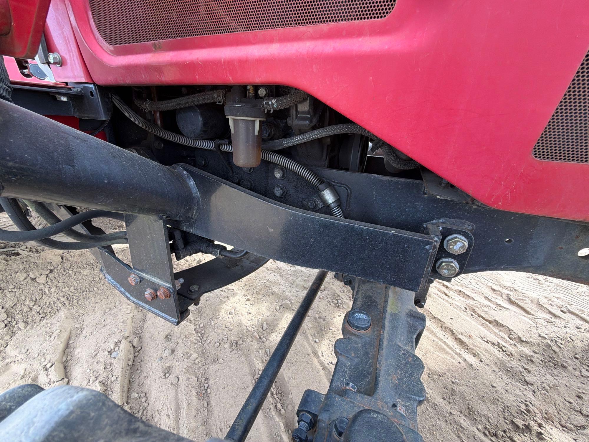 2016 Mahindra 1526
