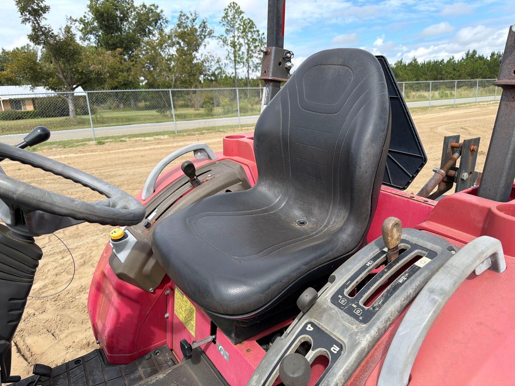 2016 Mahindra 1526