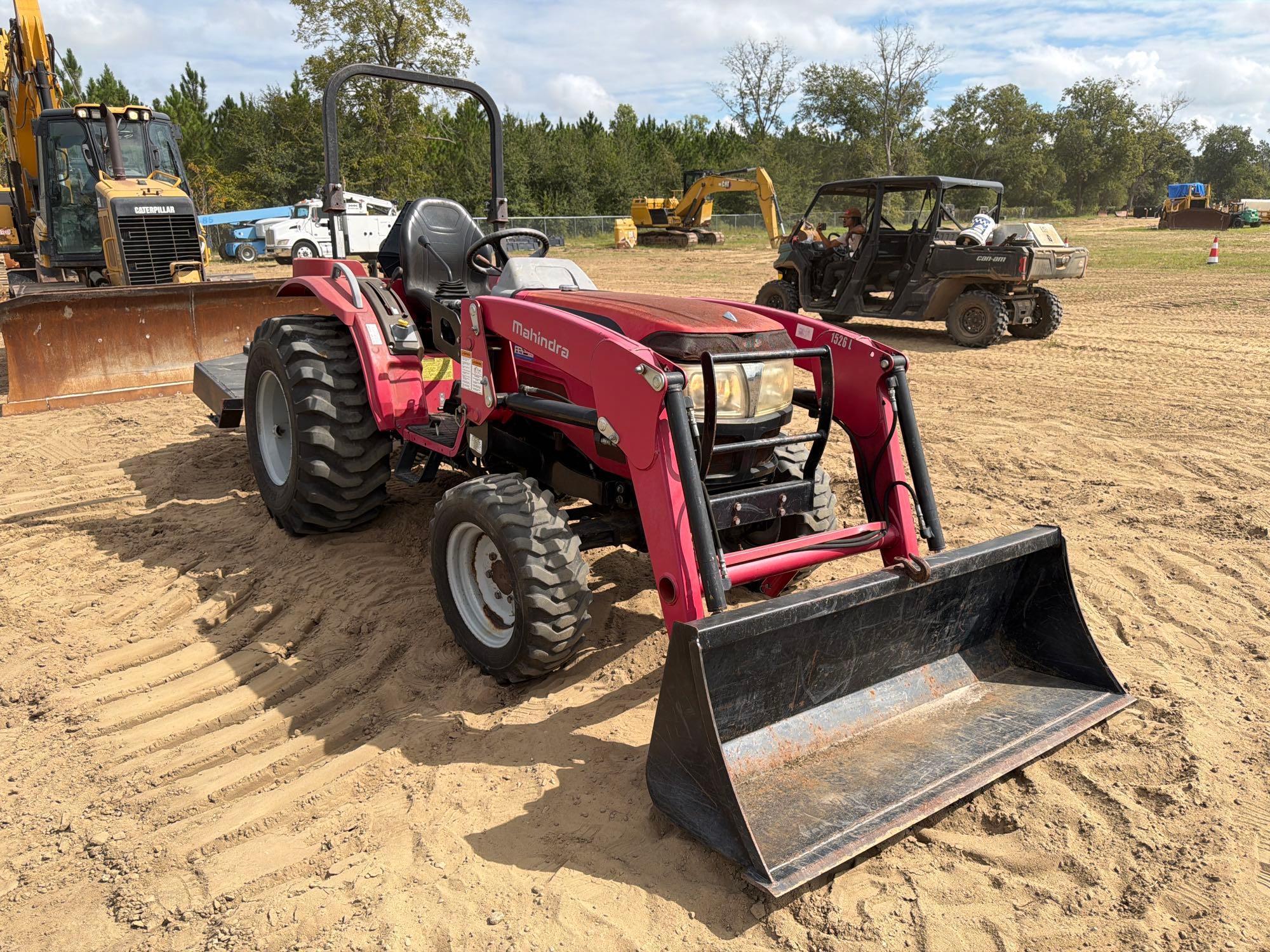 2016 Mahindra 1526