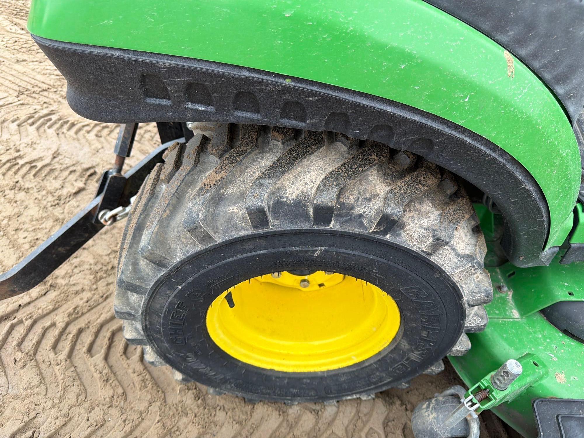 John Deere 1025R