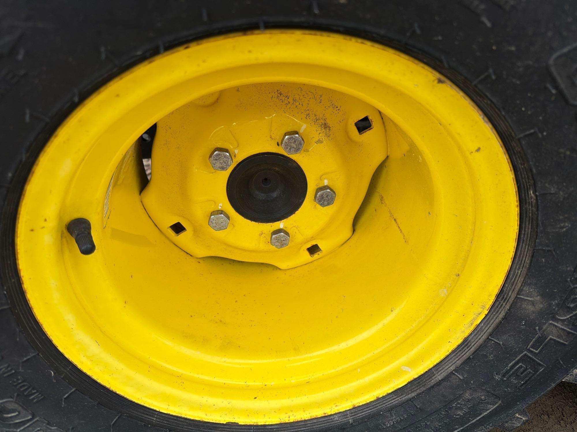 John Deere 1025R