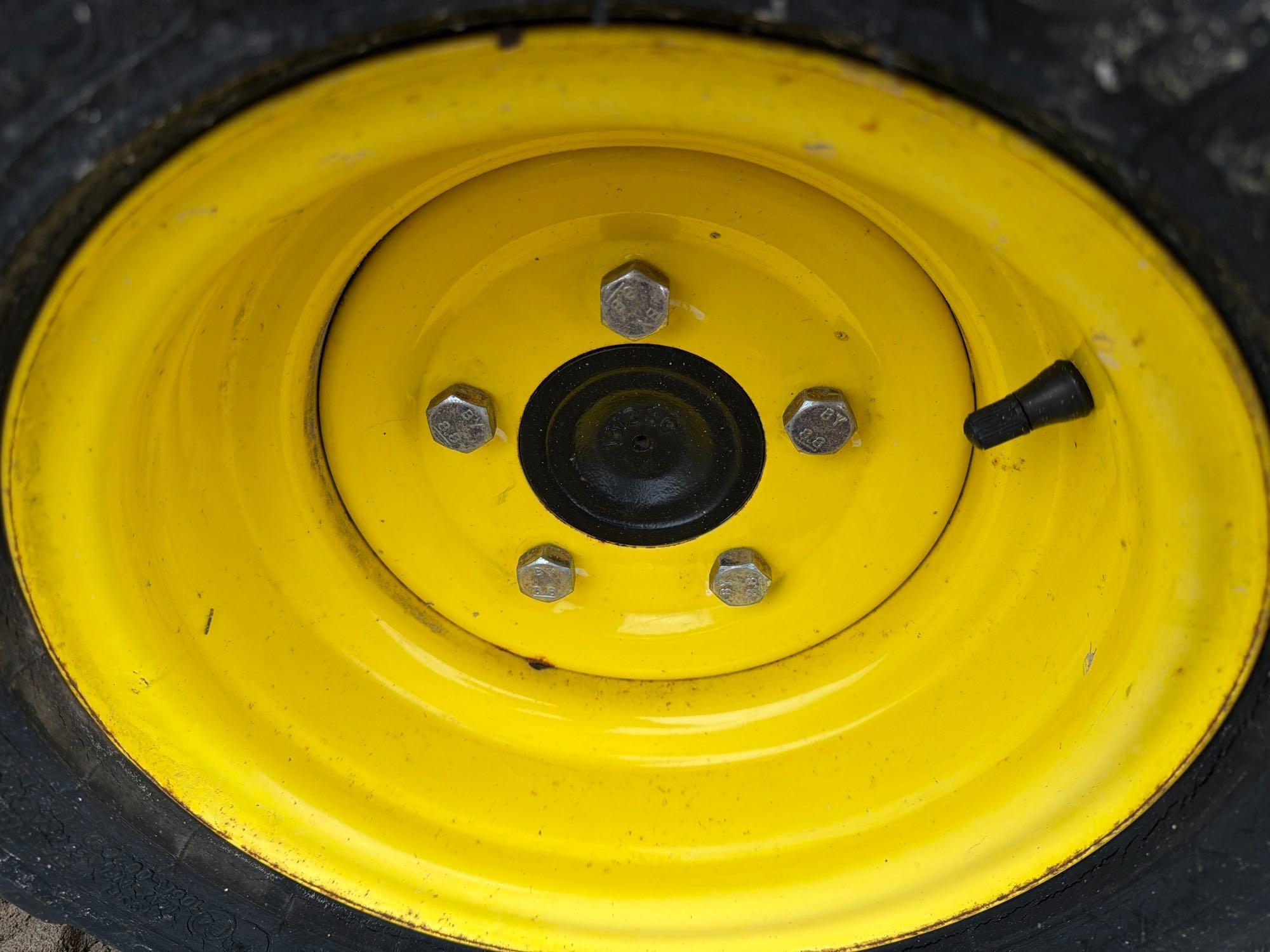 John Deere 1025R