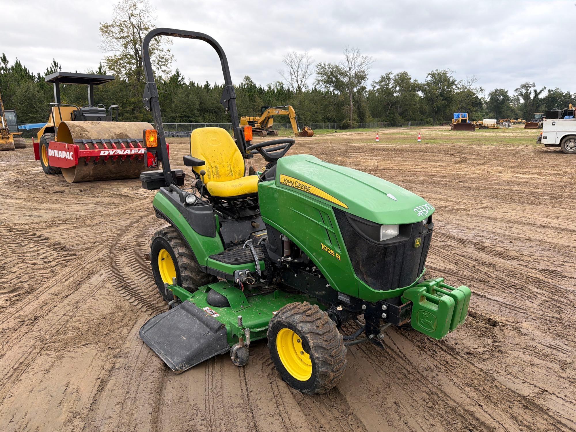 John Deere 1025R