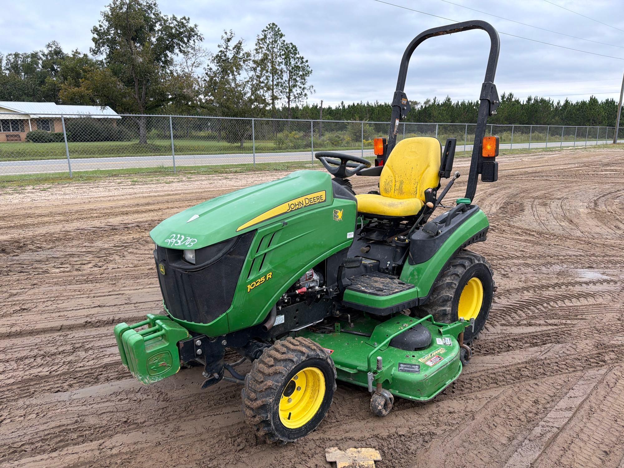 John Deere 1025R