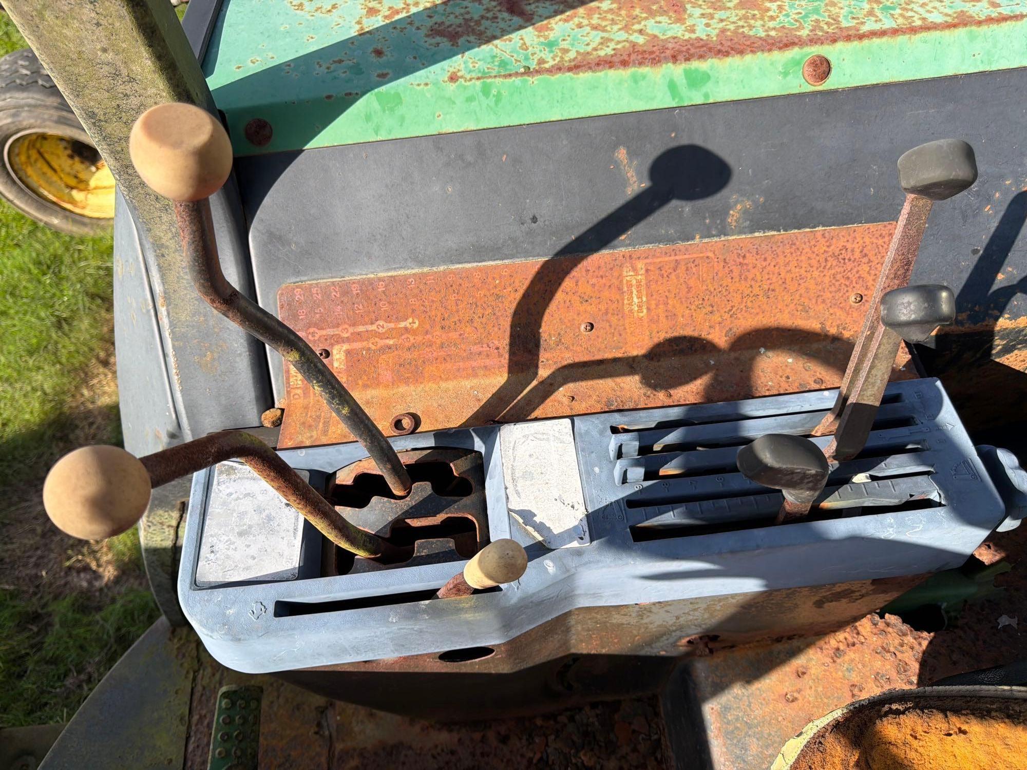 John Deere 4040