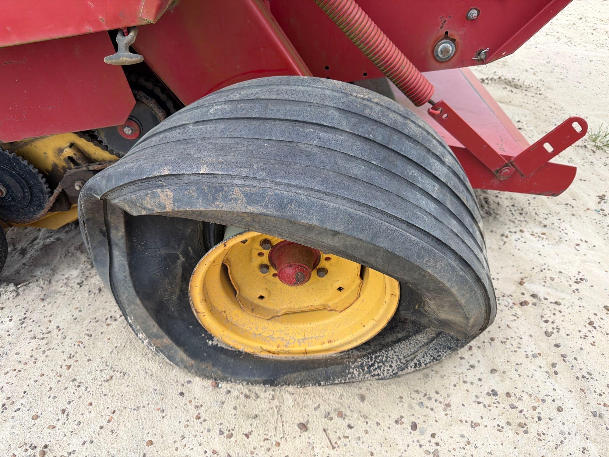 New Holland 664