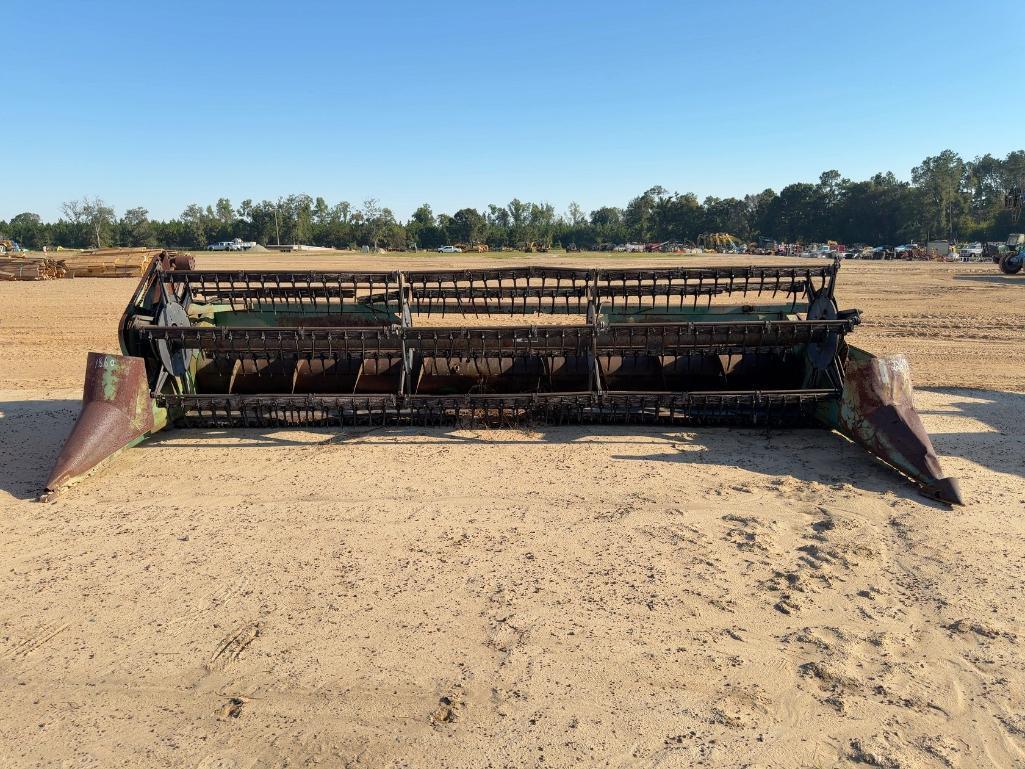 Photo of John Deere 218