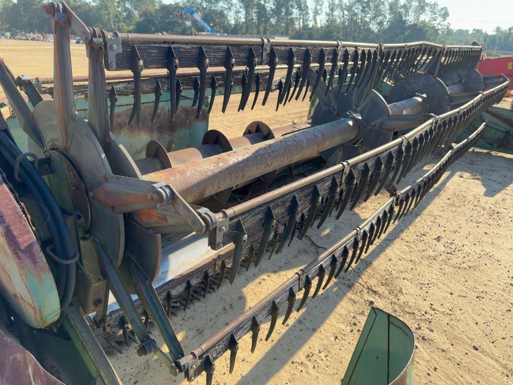 John Deere 218