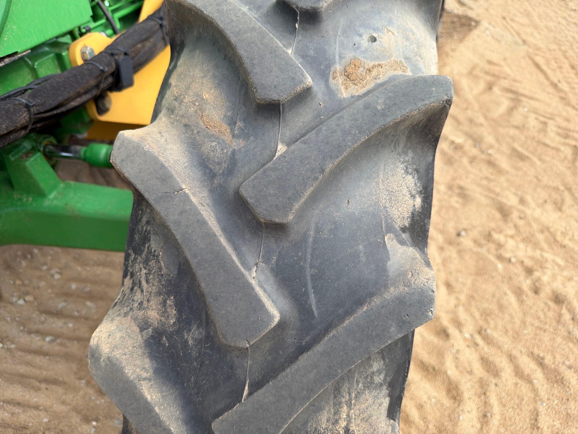 John Deere 5100E