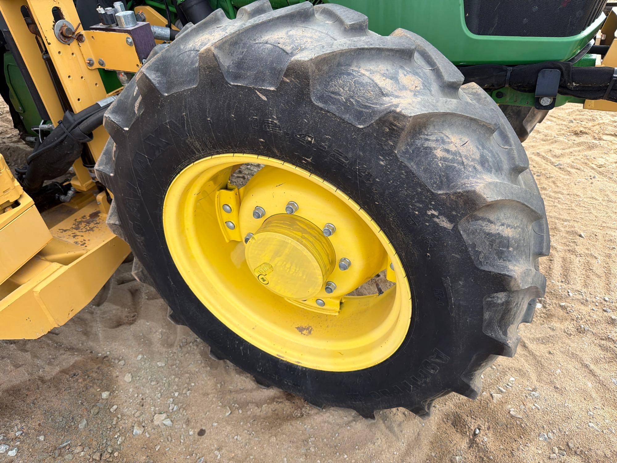 John Deere 5100E