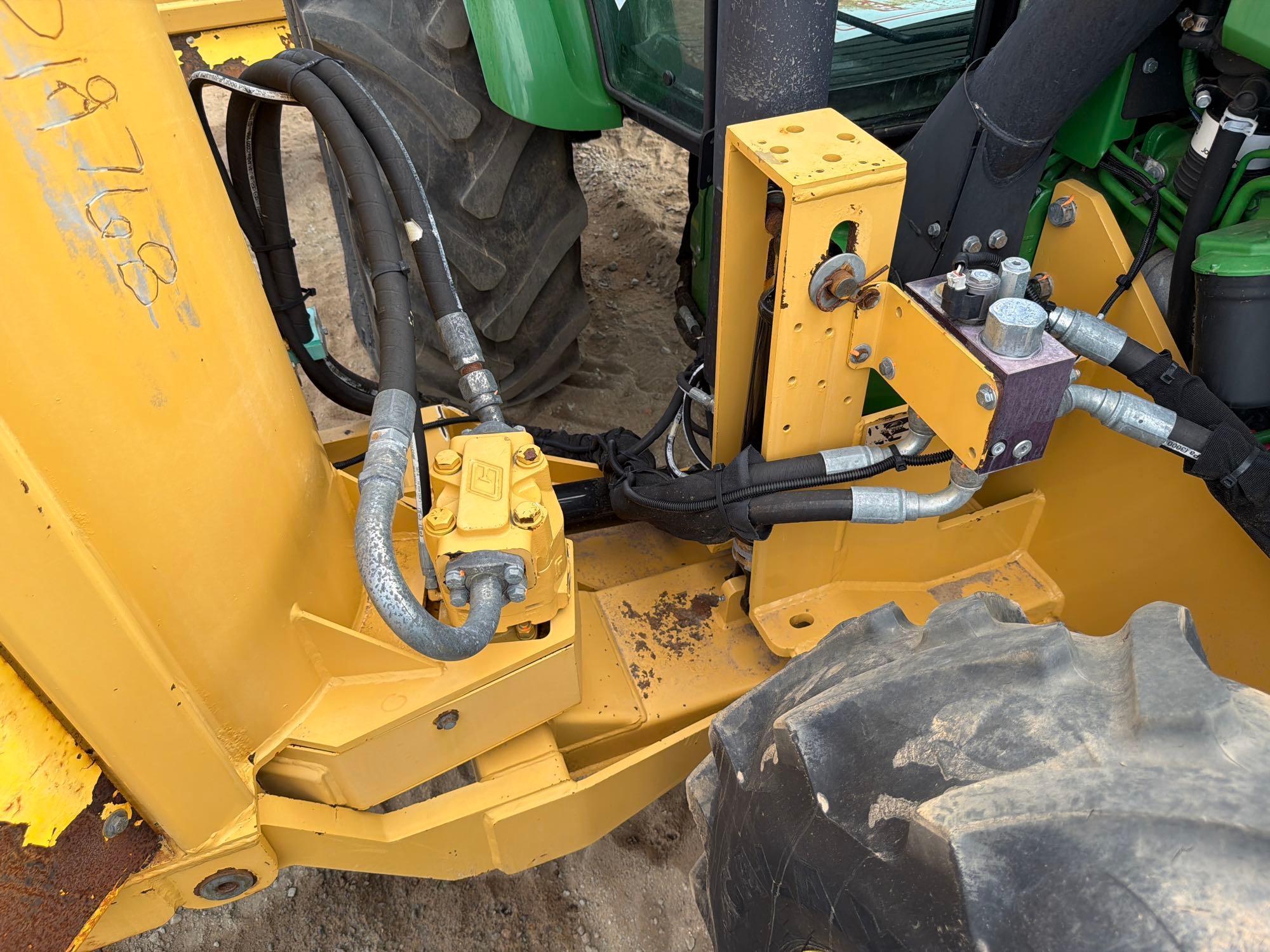 John Deere 5100E