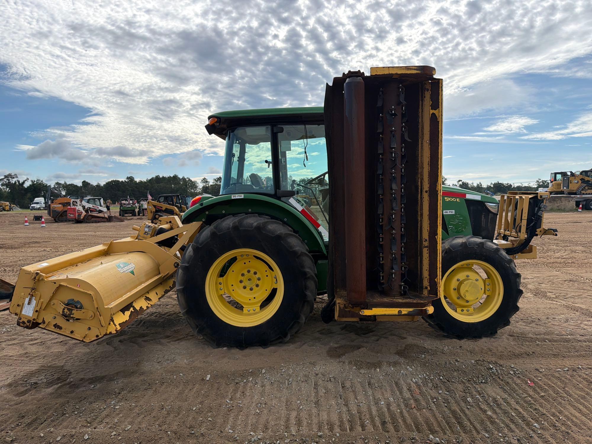 John Deere 5100E