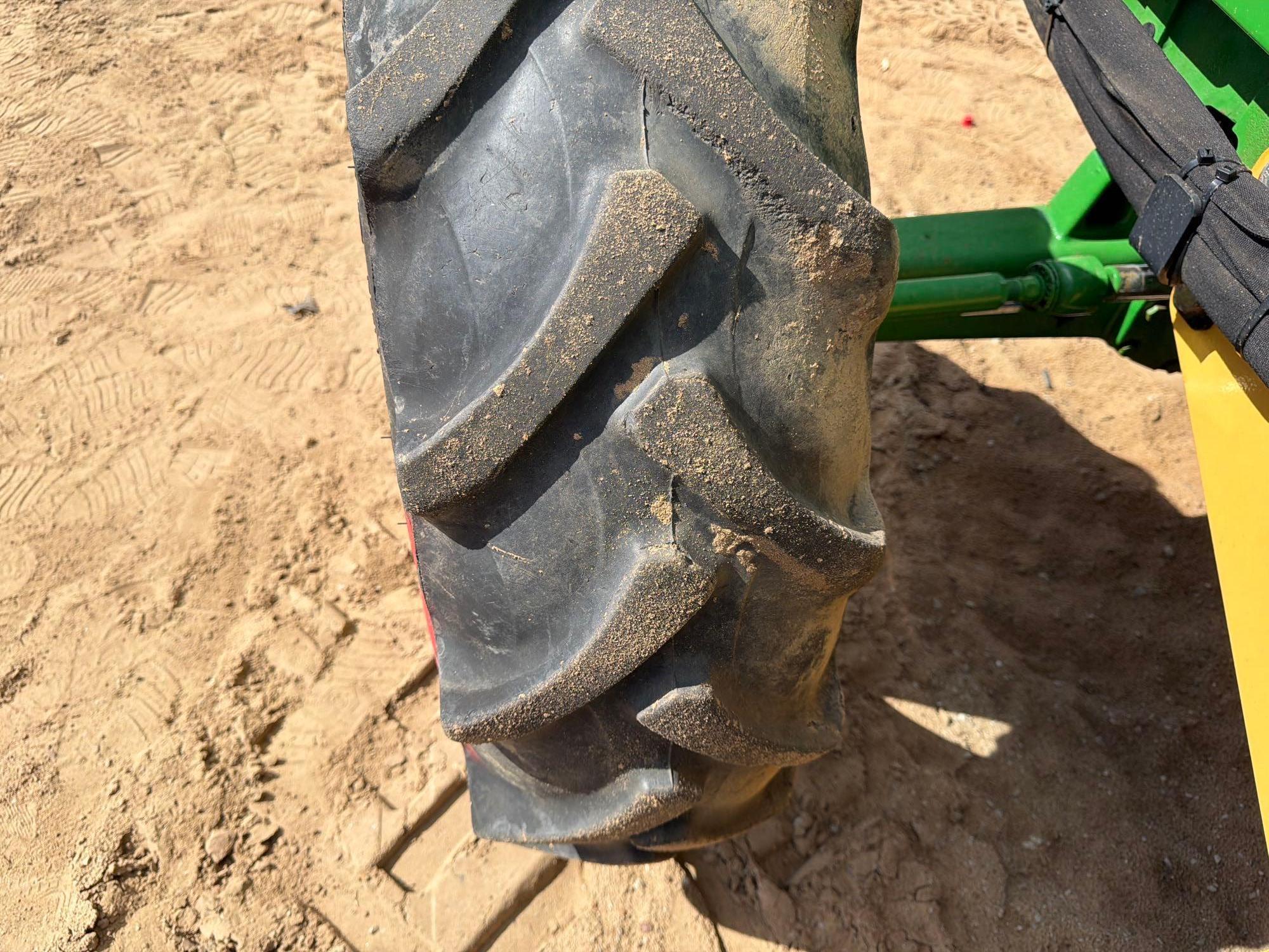 John Deere 5100E
