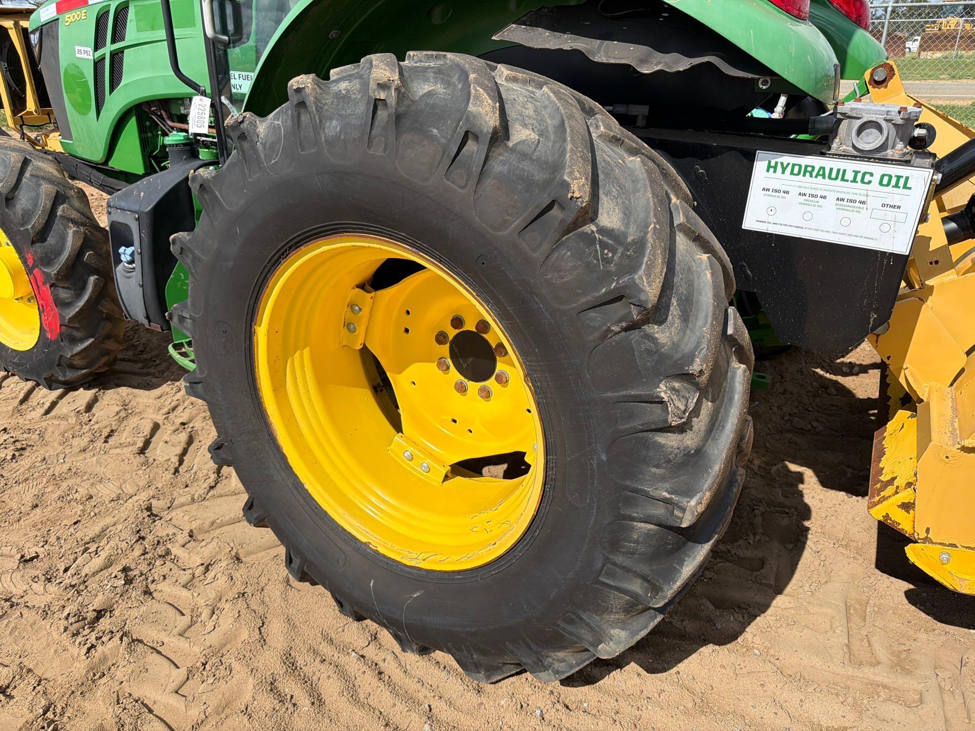 John Deere 5100E
