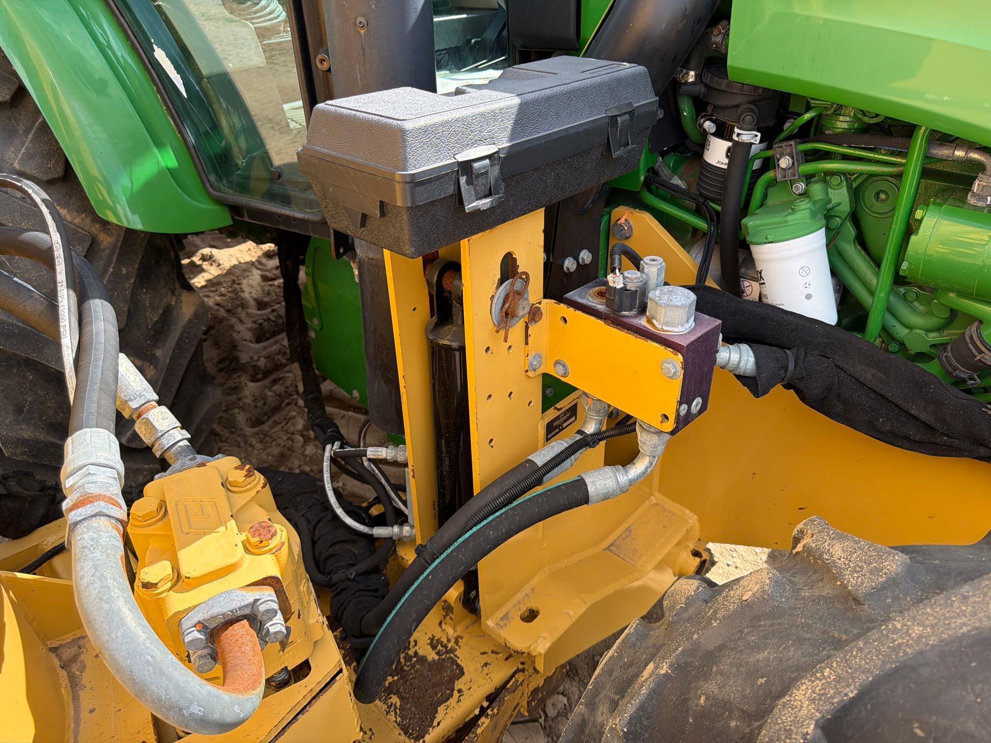 John Deere 5100E