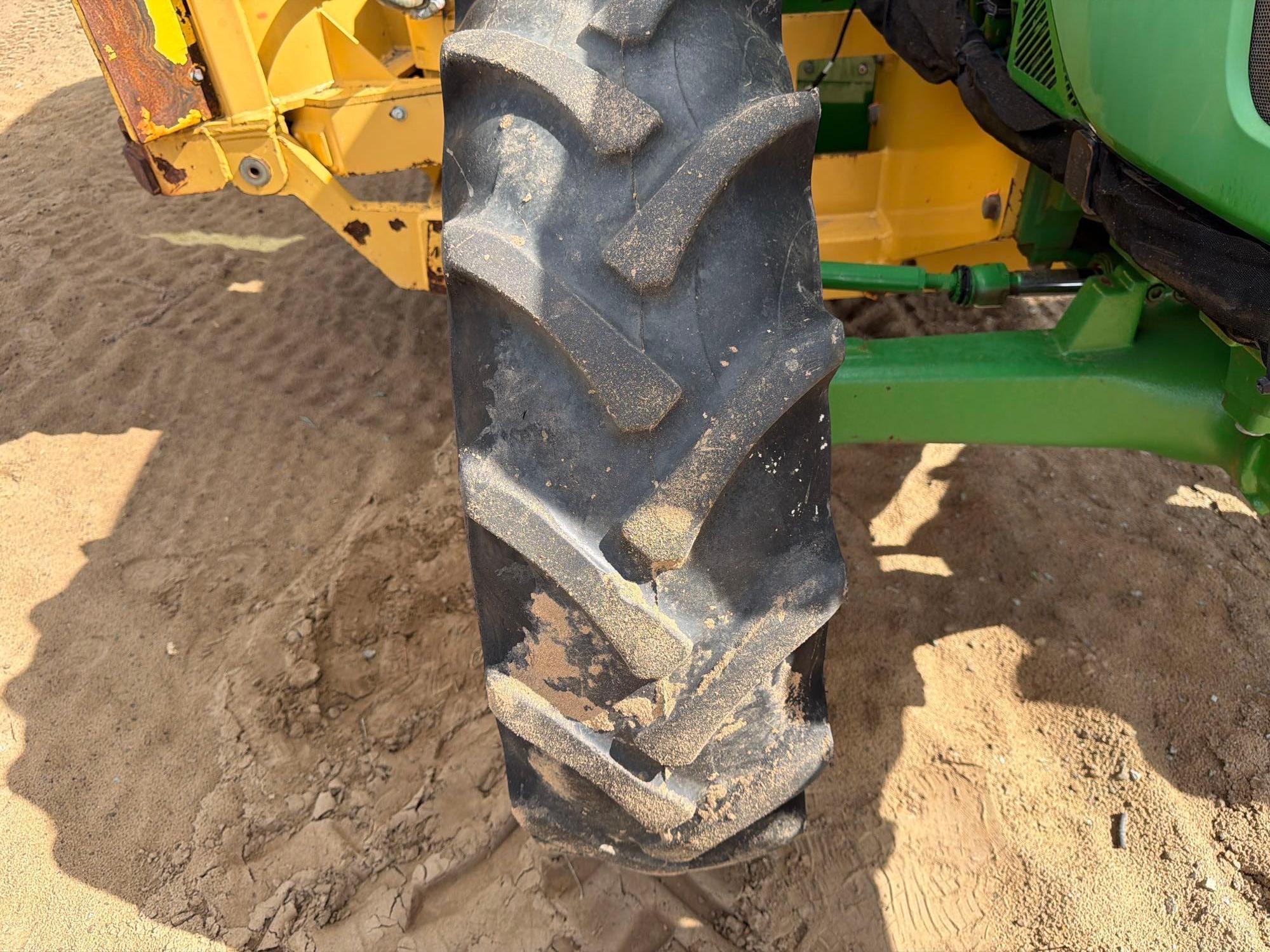John Deere 5100E