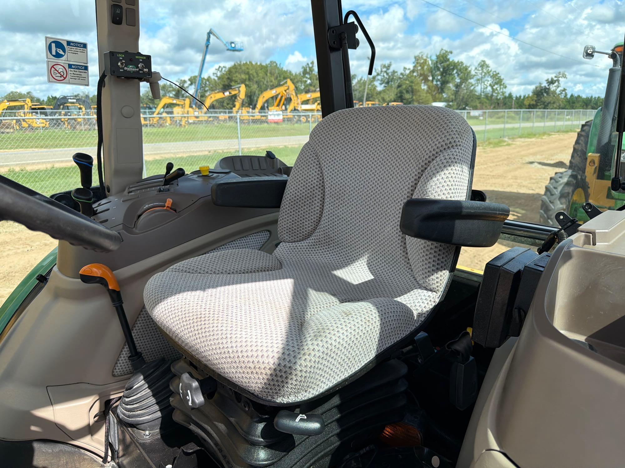 John Deere 5100E