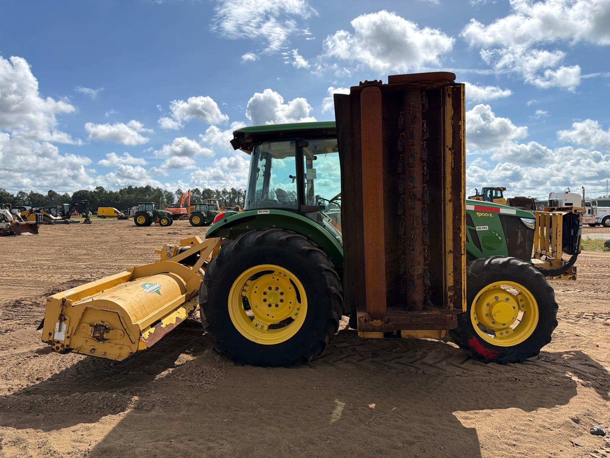 John Deere 5100E