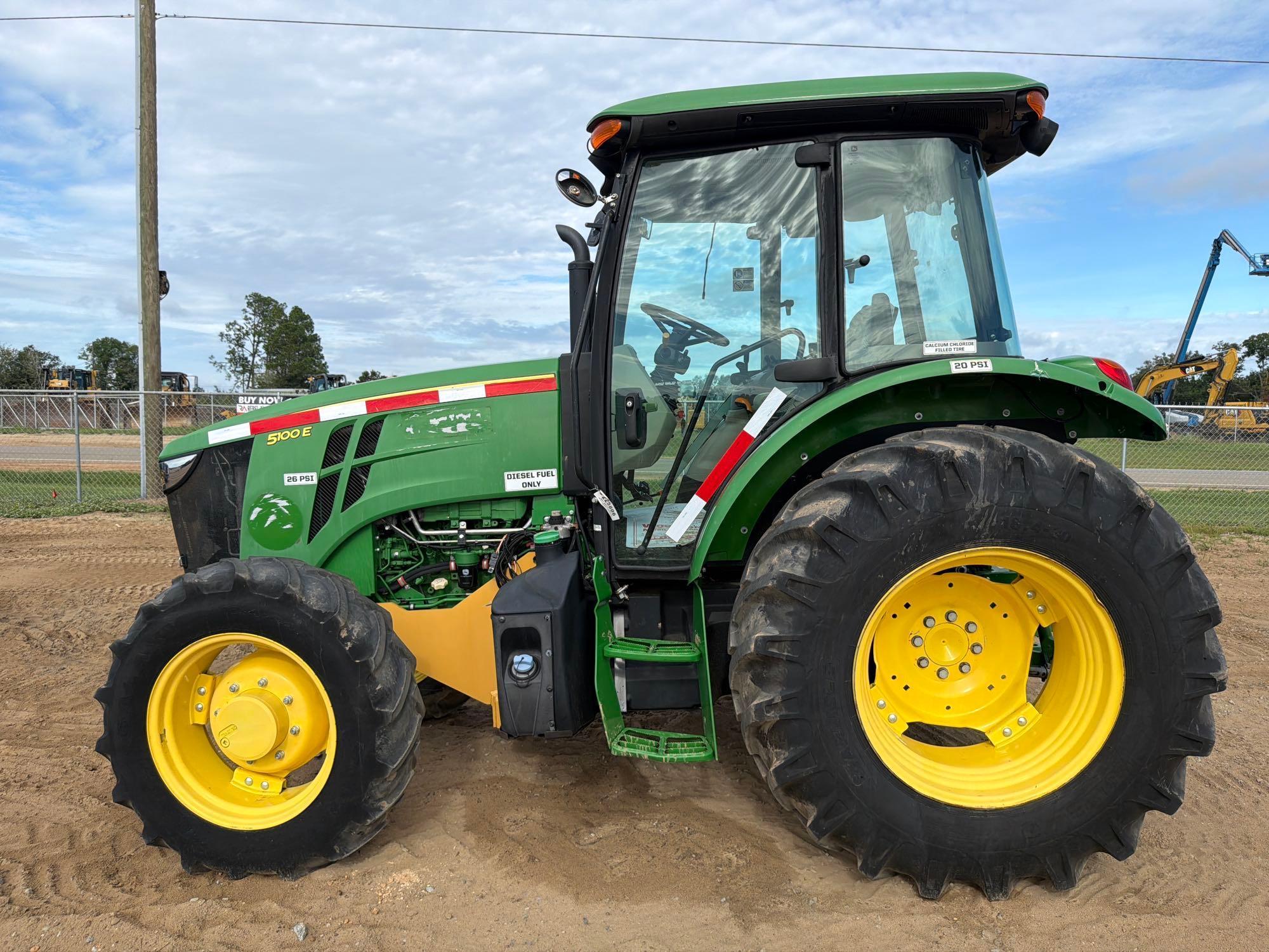  John Deere 5100E