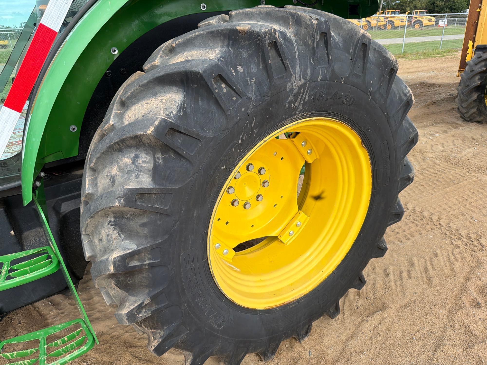 John Deere 5100E