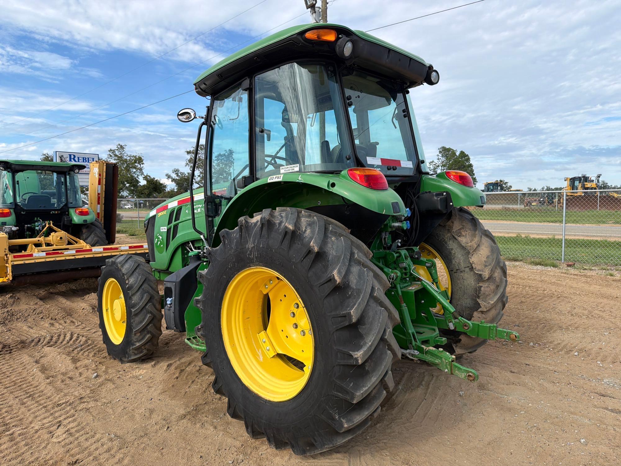 John Deere 5100E