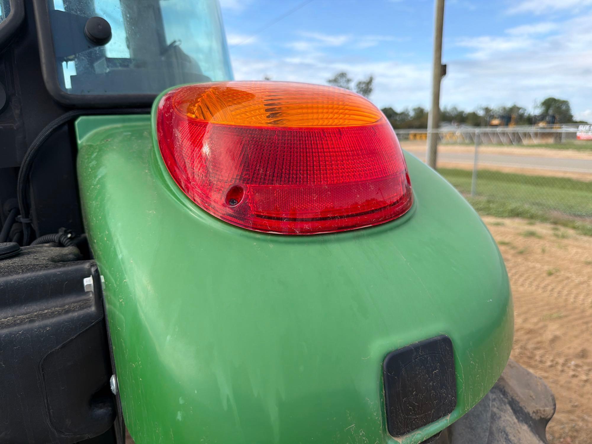 John Deere 5100E