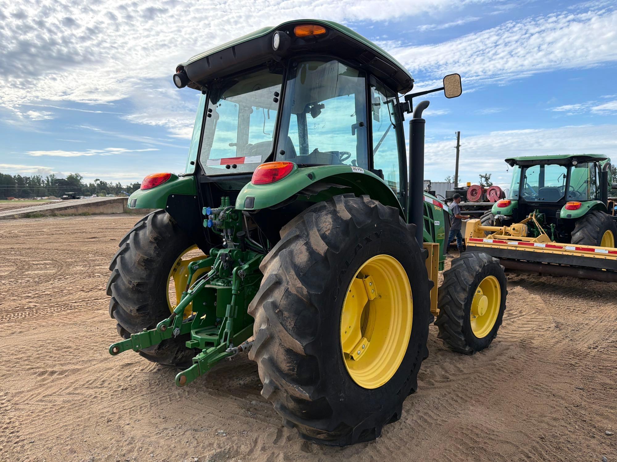 John Deere 5100E
