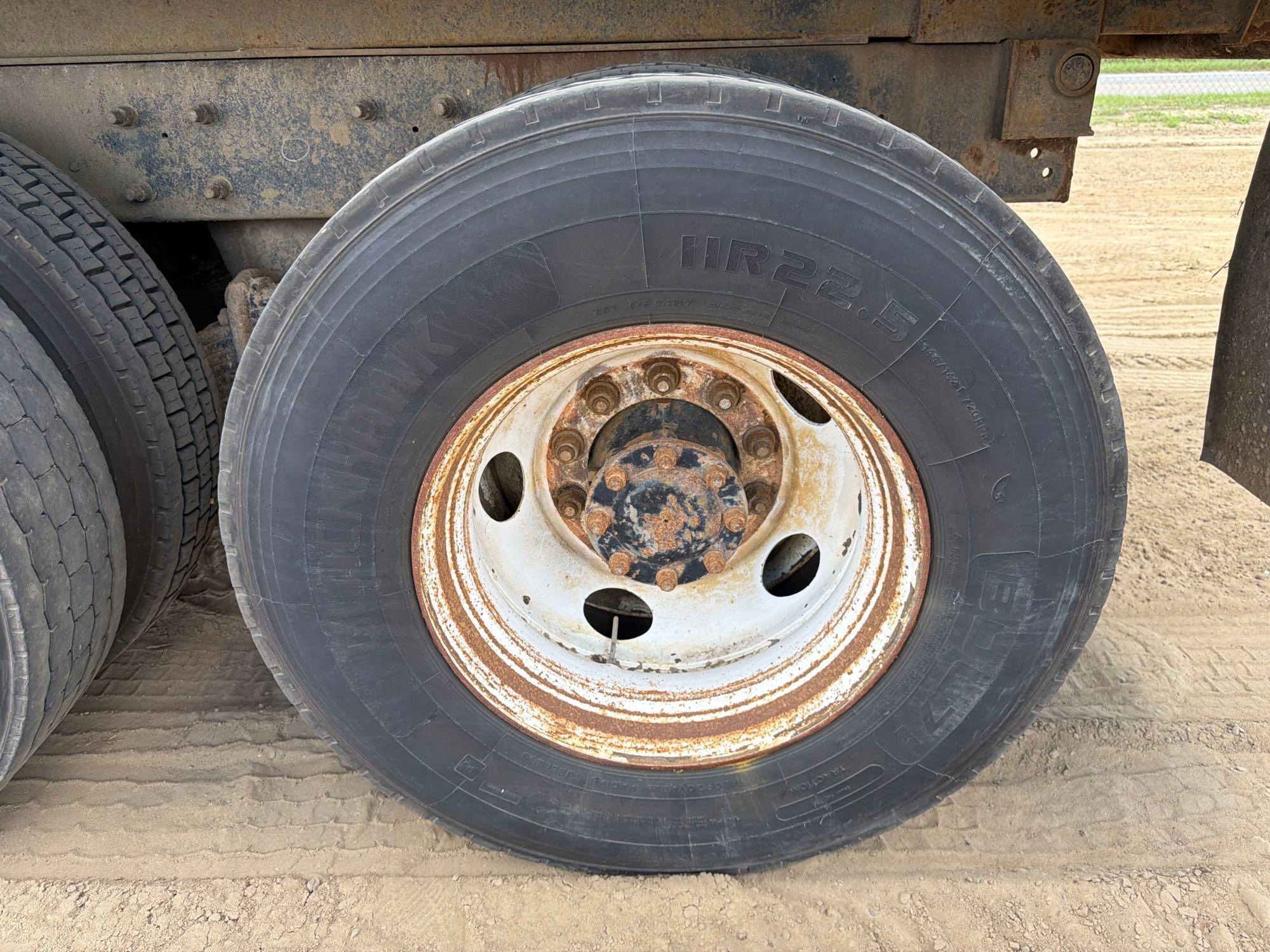 Mack CV713