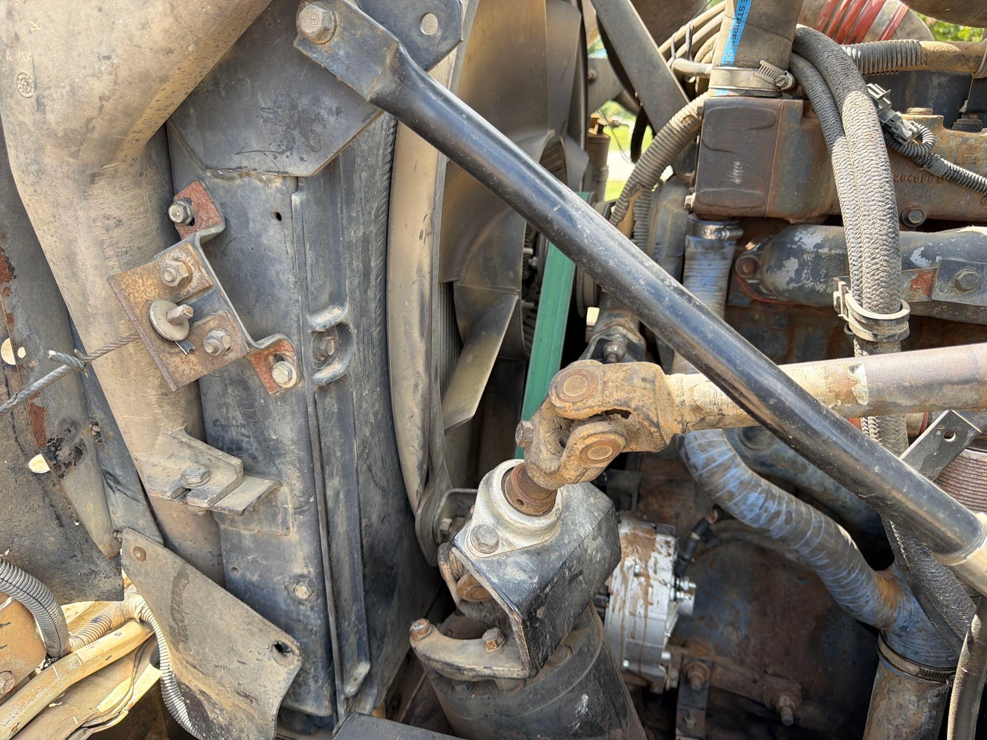 Mack CV713