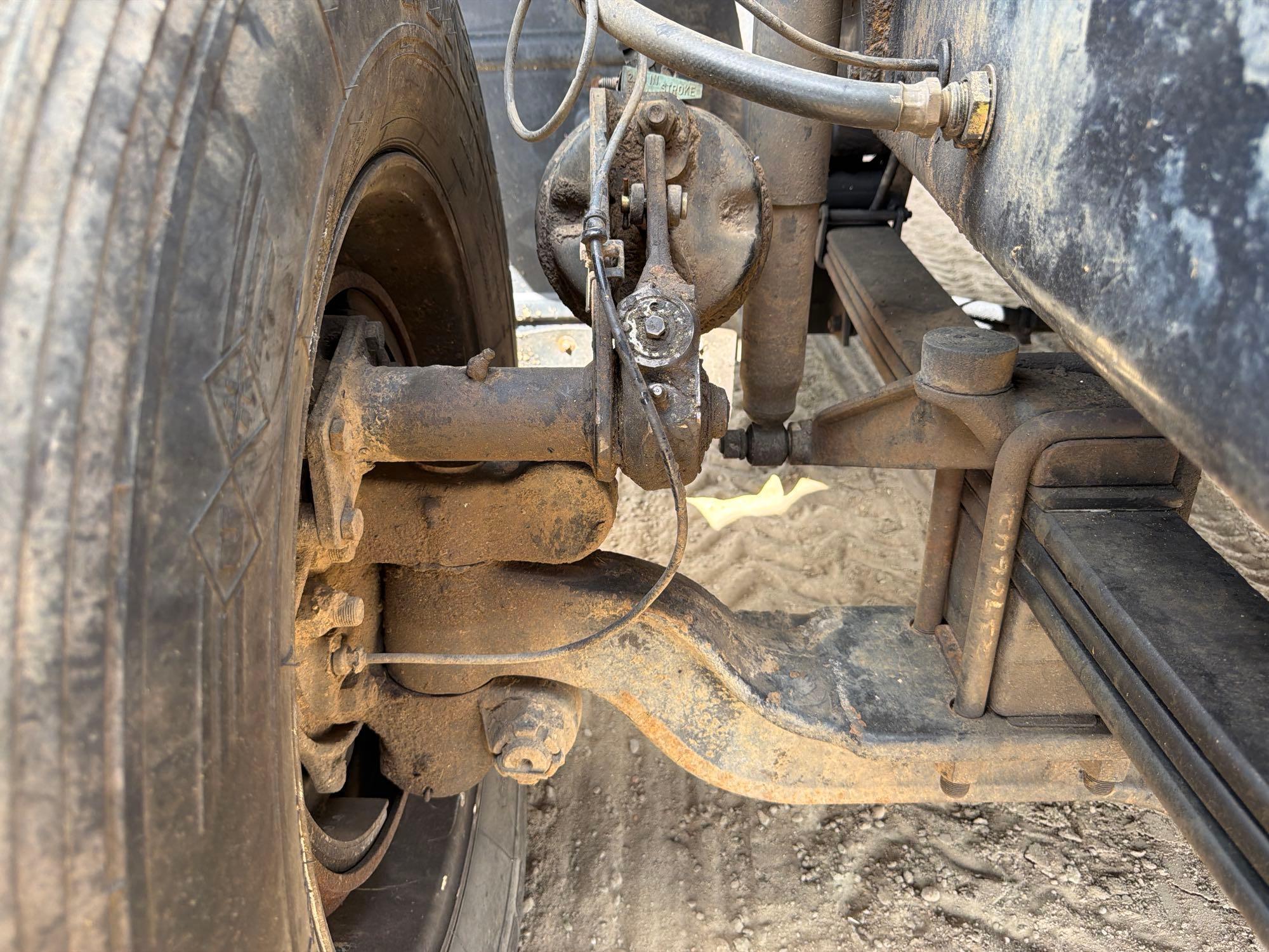 Mack CV713