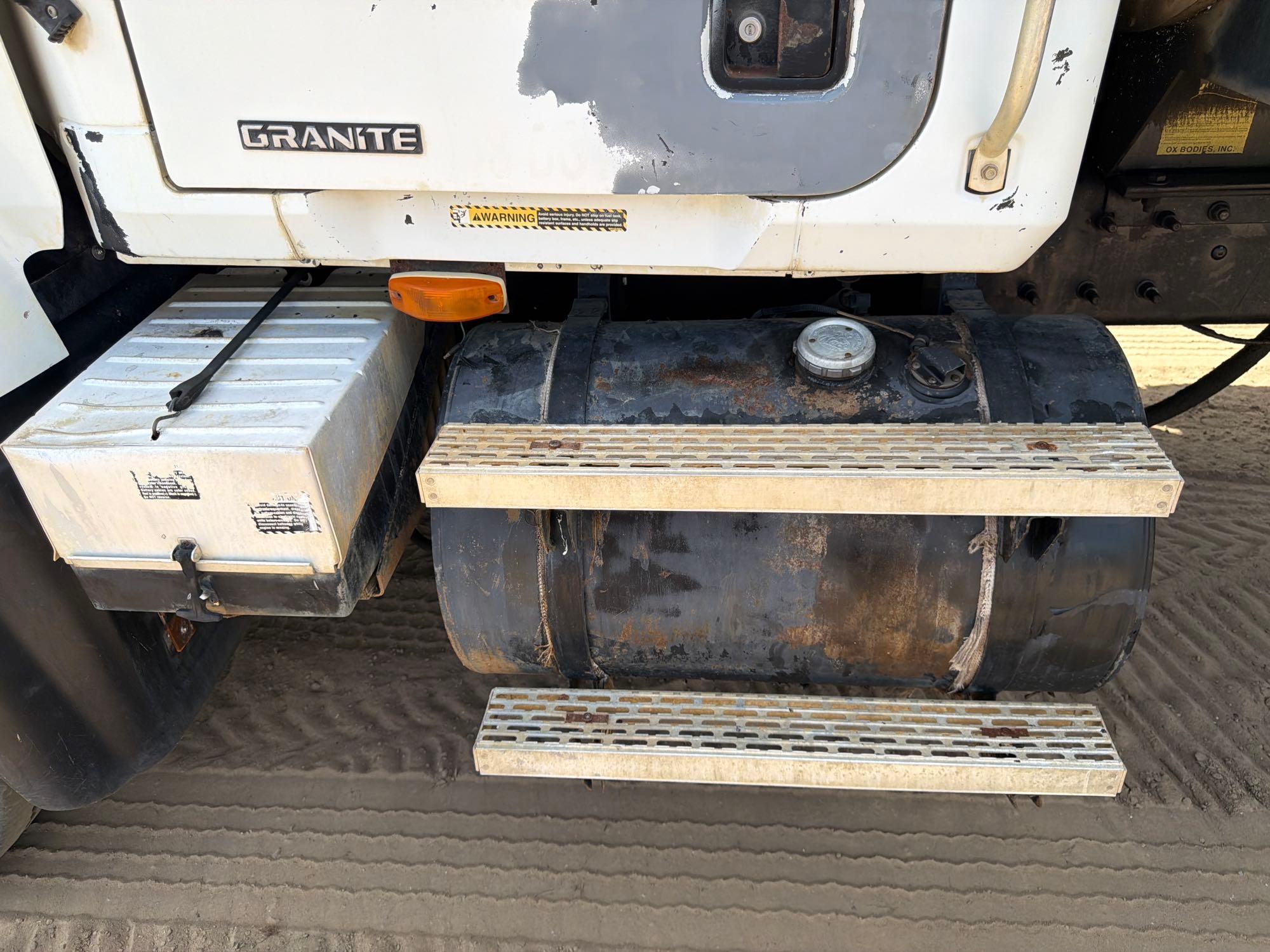 Mack CV713