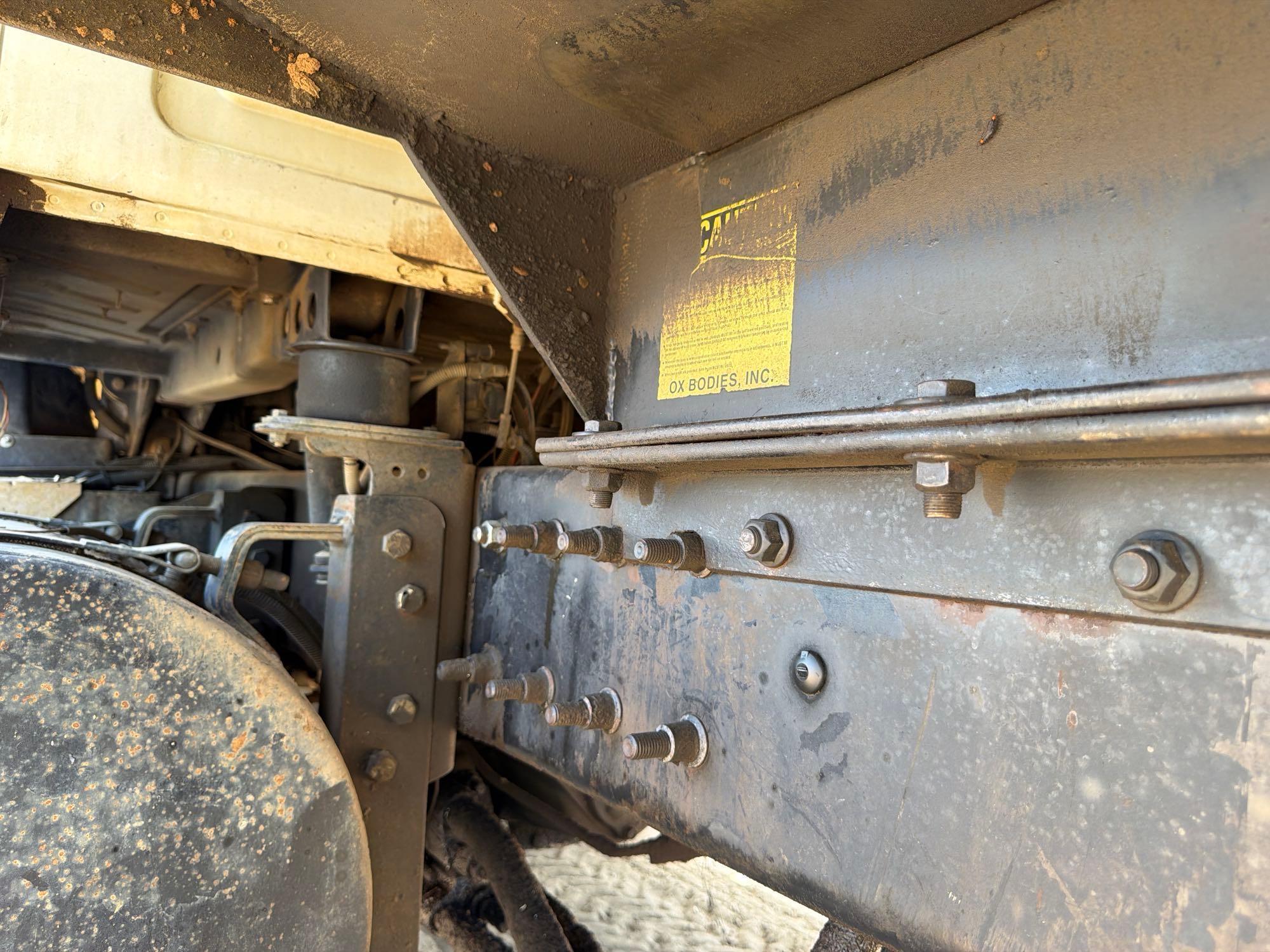 Mack CV713
