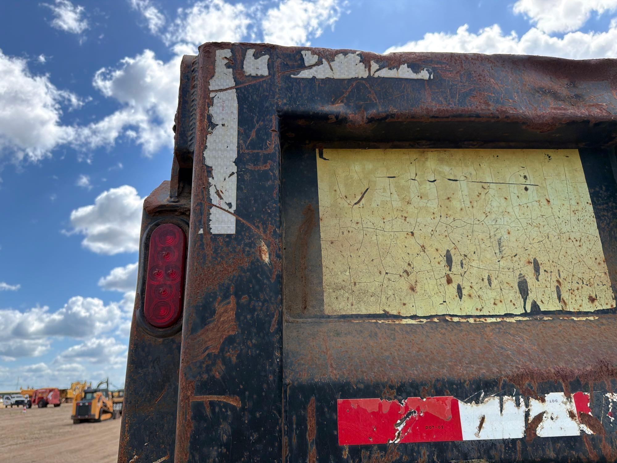 Mack CV713