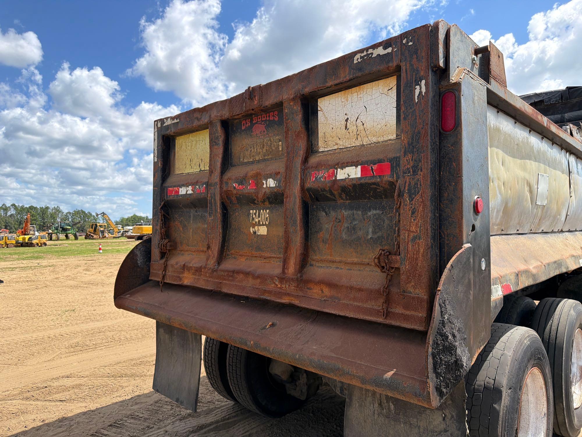 Mack CV713