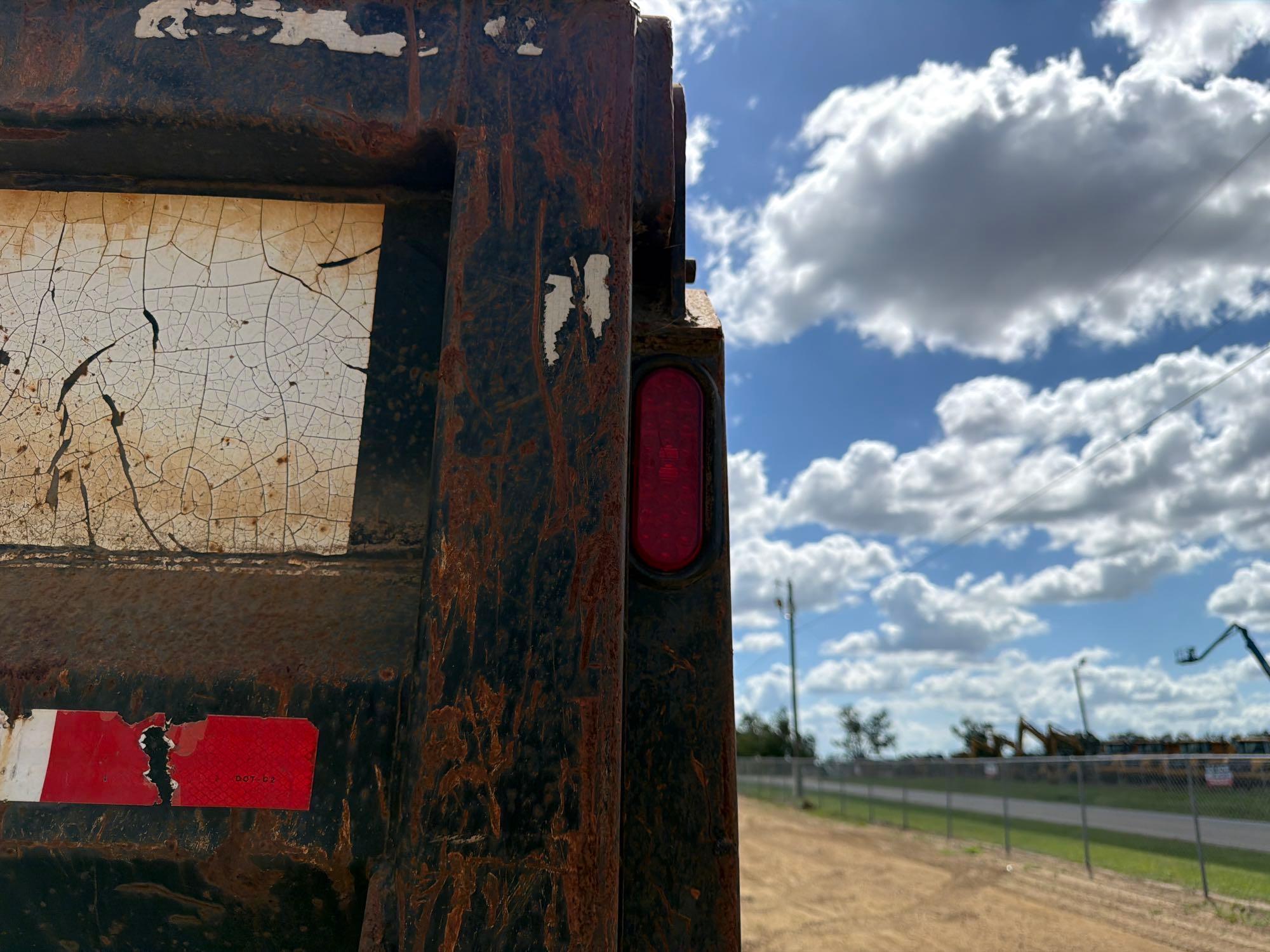 Mack CV713
