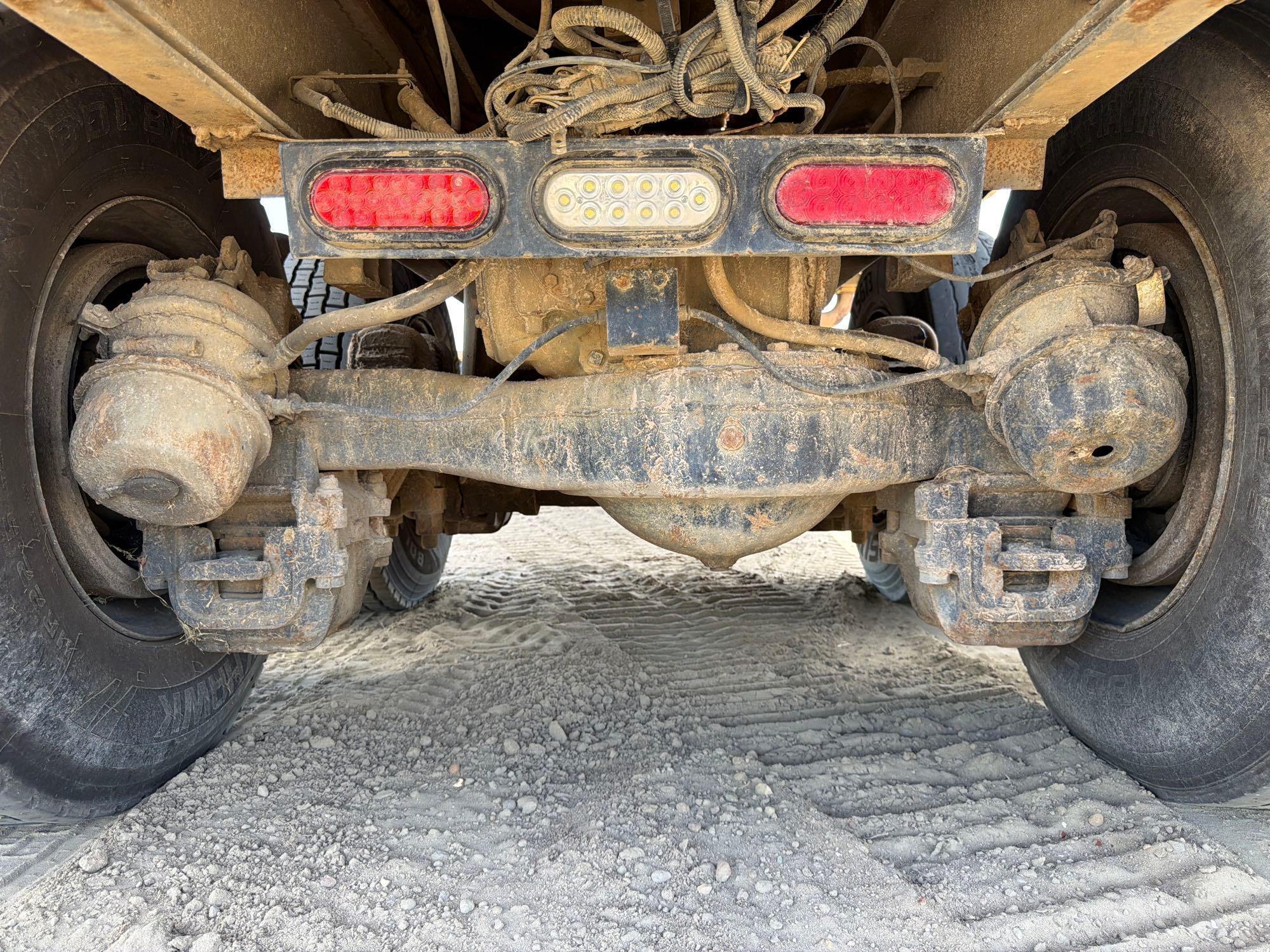Mack CV713