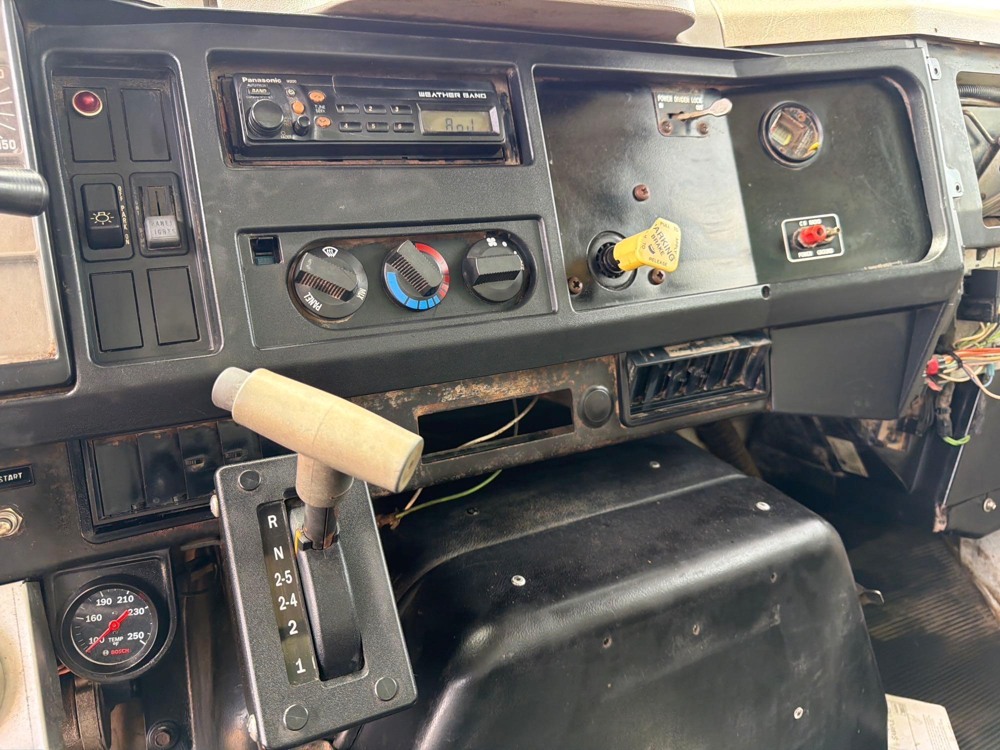 International 4900 6X4