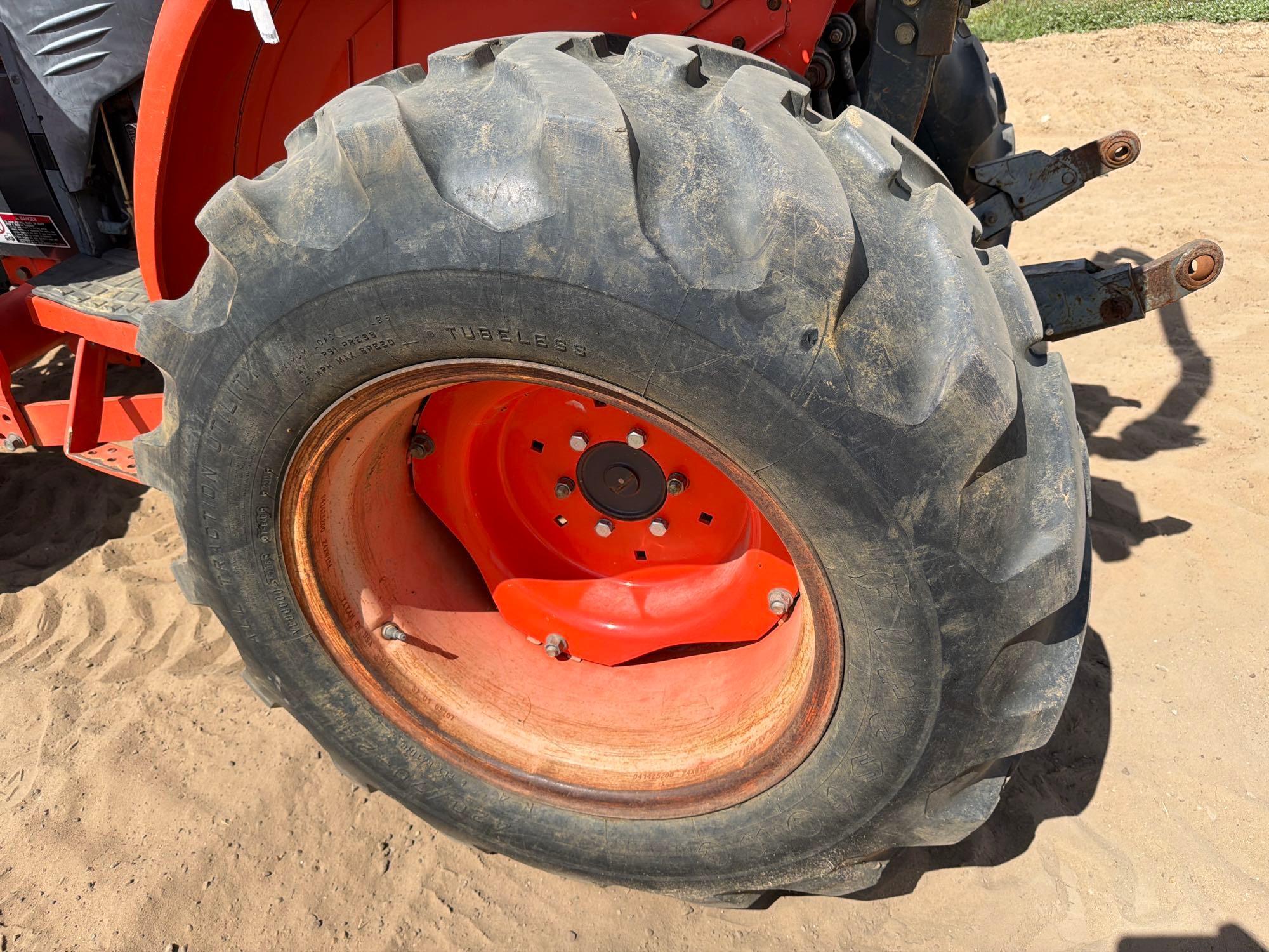 Kubota L3240