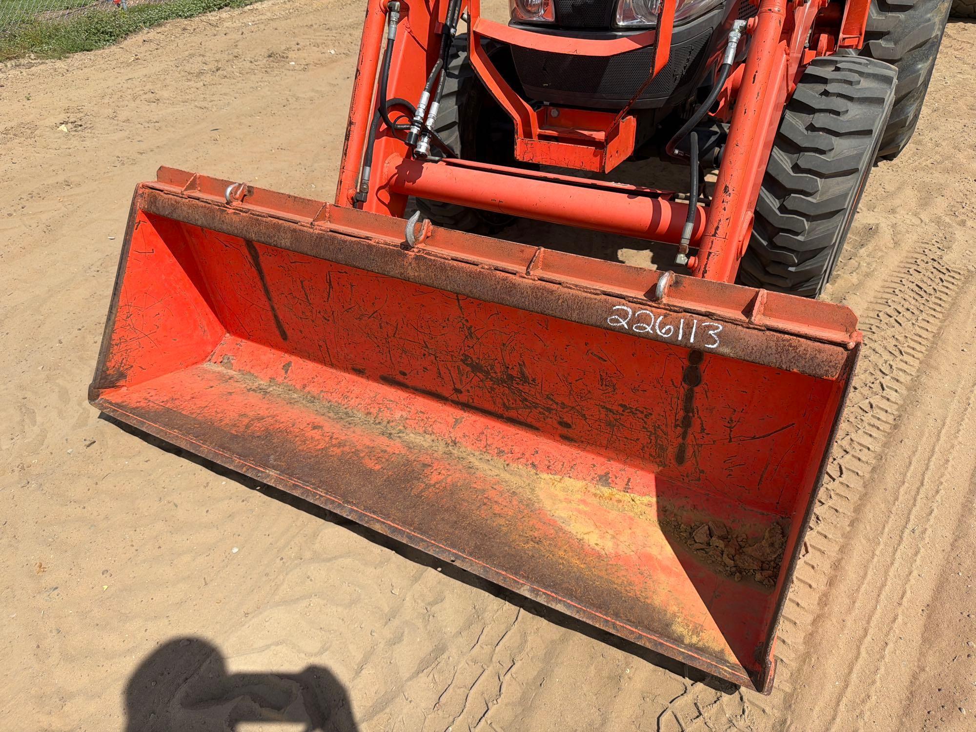 Kubota L3240