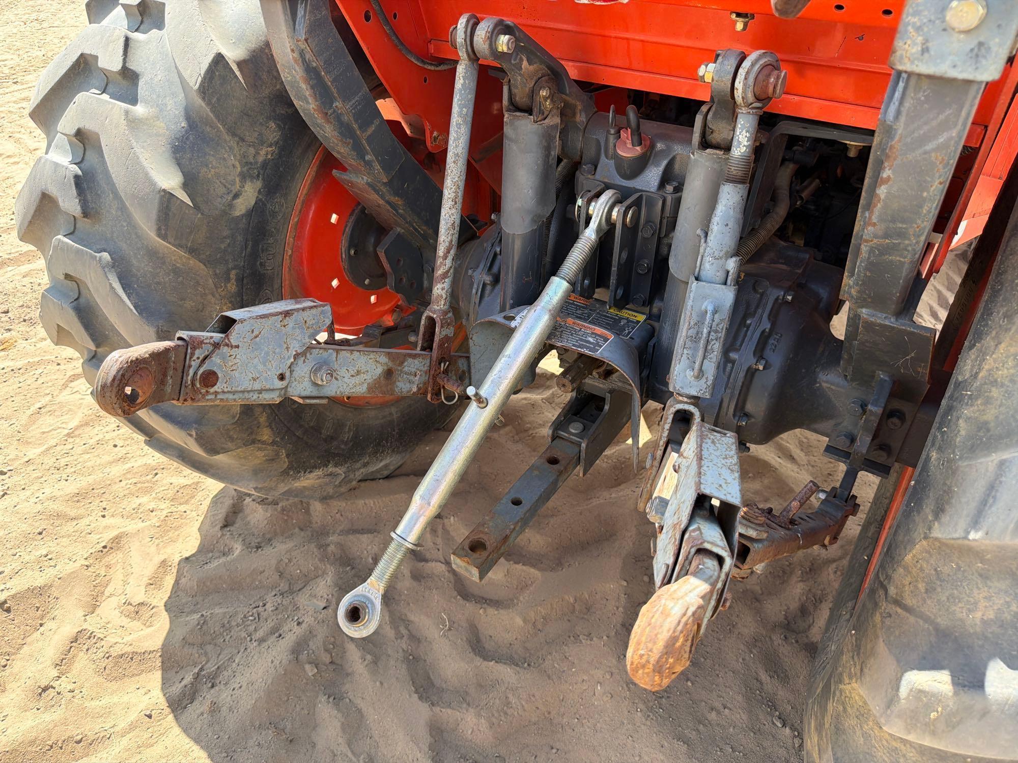 Kubota L3240