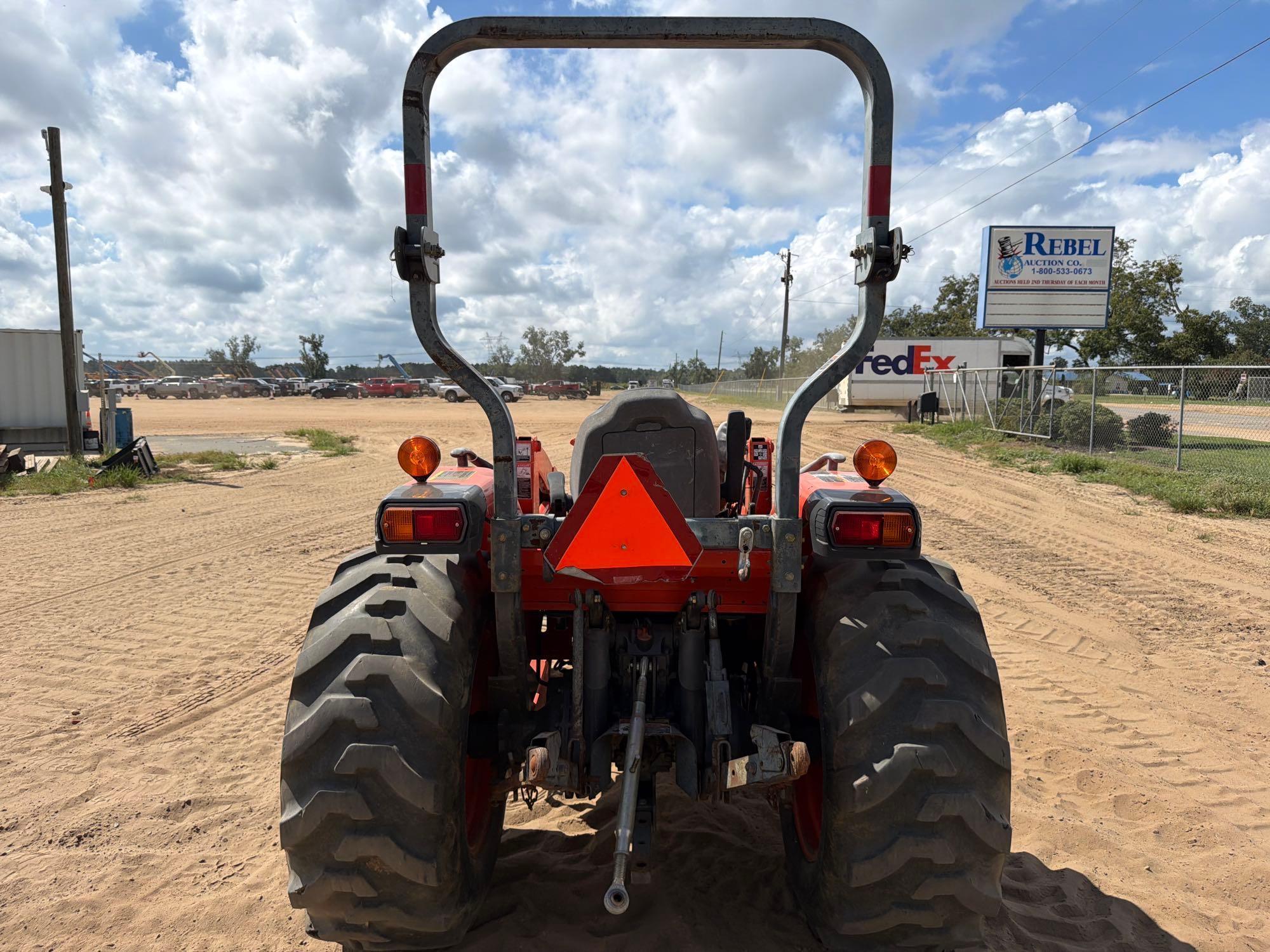 Kubota L3240