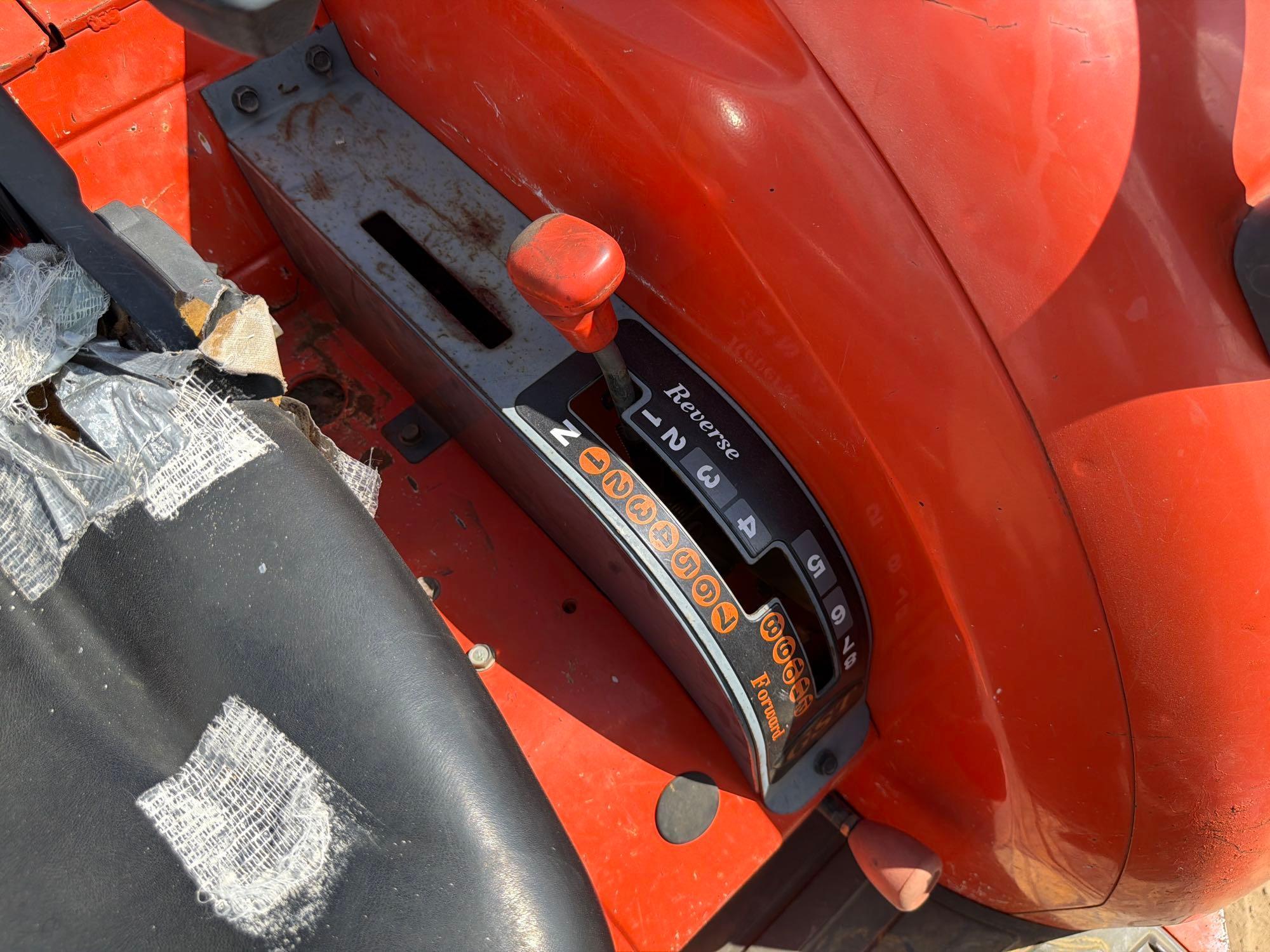 Kubota L3240