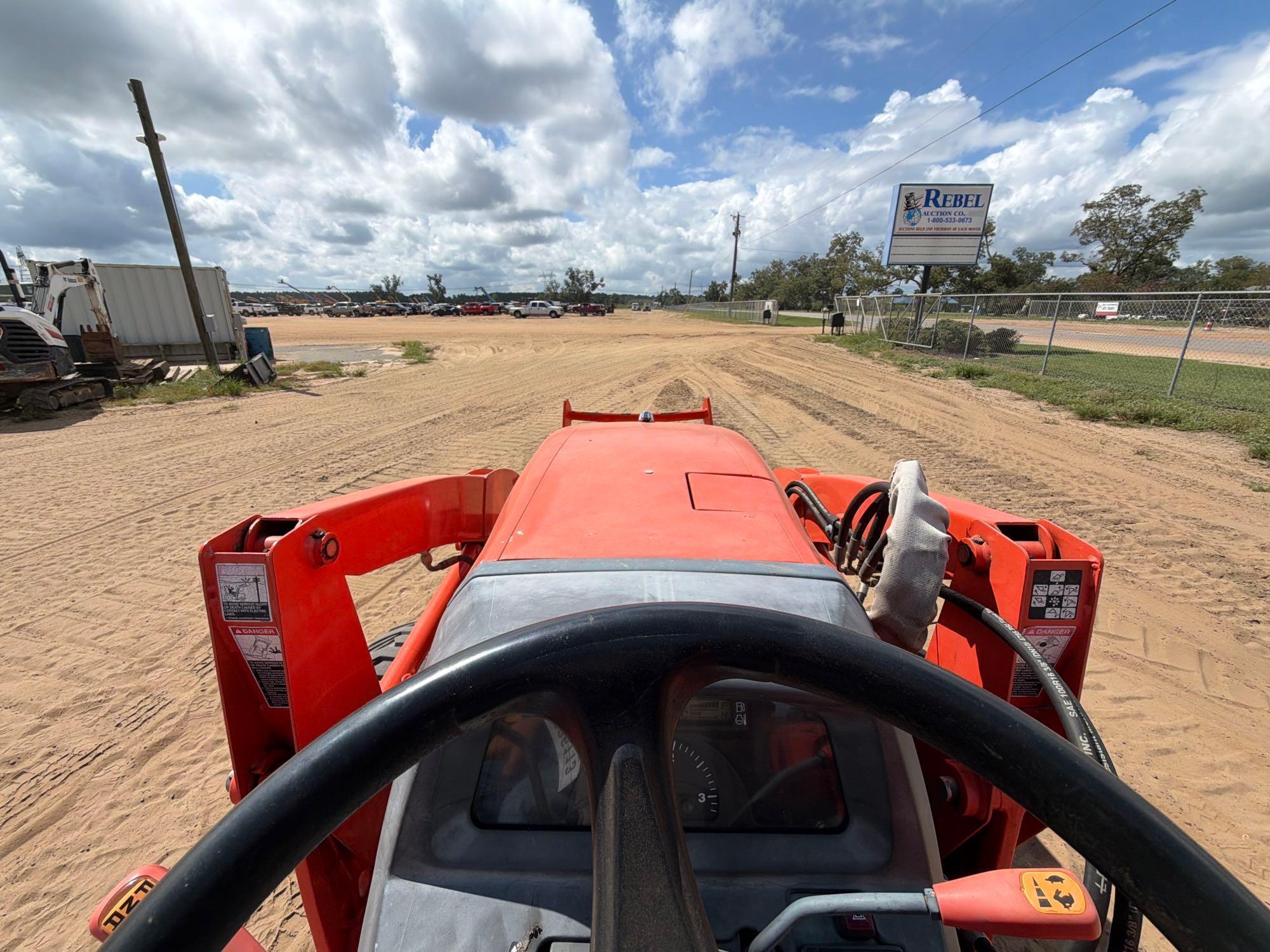 Kubota L3240